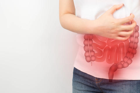 Ein Blähbauch kann auch gefährlich sein – ©Orawan/stock.adobe.com