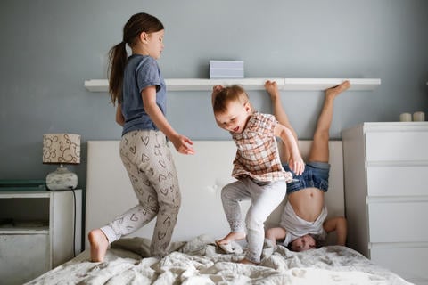 Kinder und Unruhe: Ursachen und Maßnahmen - © natalialeb/stock.adobe.com_adaptiert