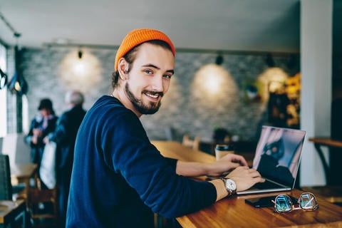 Sodbrennen durch Stress – © BullRun/stock.adobe.com