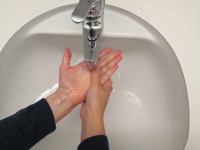 Hände waschen abwaschen - © Schwabe Austria