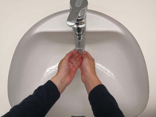 Hände waschen Wasser - © Schwabe Austria